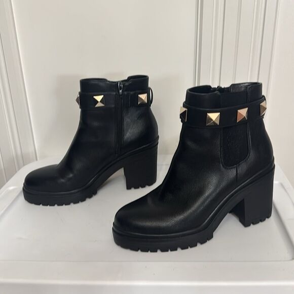 Mix No. 6 Black and Gold Ankle Booties Sleek Design - Picture 1 of 6